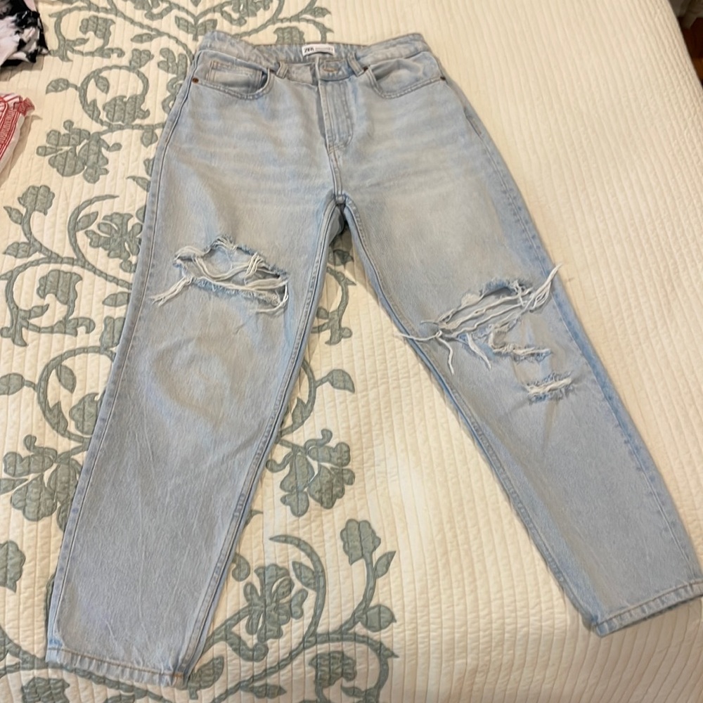 Zara || High Waisted Straight/Wide Leg Jeans